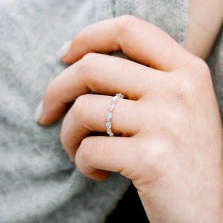 Alliance de mariage pleine éternité en moissanite taille marquis 