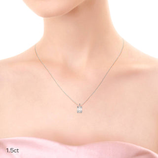 Collier à superposer avec diamants et moissanite solitaire taille émeraude