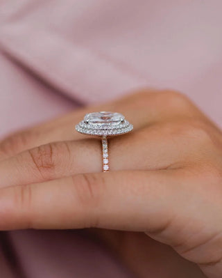 Bague de fiançailles avec diamants pavés et moissanite ovale à double halo de 4,0 ct