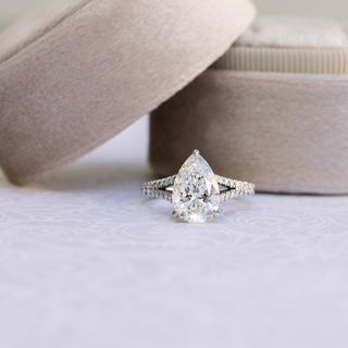 2.50CT Pear Cut Moissanite Split Shank Diamond Engagement Ring