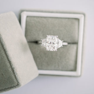 2.50CT Radiant Cut Moissanite Trapezoid Diamond Engagement Ring - ELITE CARAT