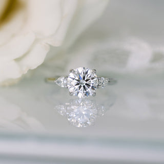 2.0CT Round & Pear Cut Moissanite 3 Stone Engagement Ring - ELITE CARAT