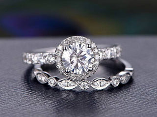 1.0 CT Round Cut Halo Moissanite Bridal Ring Set