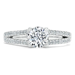 Bague de fiançailles en moissanite à tige fendue et solitaire à taille ronde de 0,75 ct