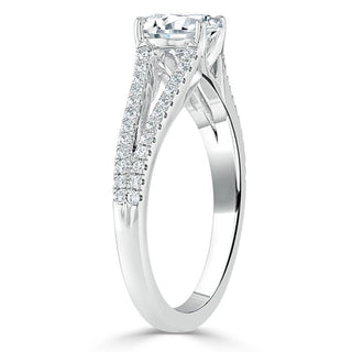 Bague de fiançailles en moissanite à tige fendue et solitaire à taille ovale de 0,75 ct