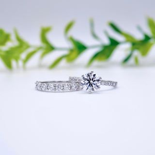 Bague de fiançailles en moissanite avec pavé de diamants à taille ronde pour elle