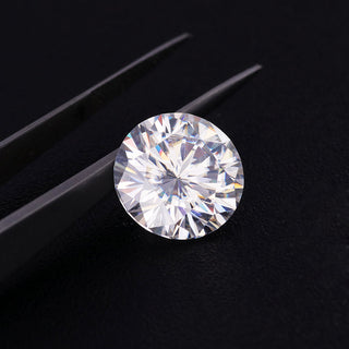 6.00 MM Heart And Arrow Round Cut Colorless Loose Moissanite - ELITE CARAT